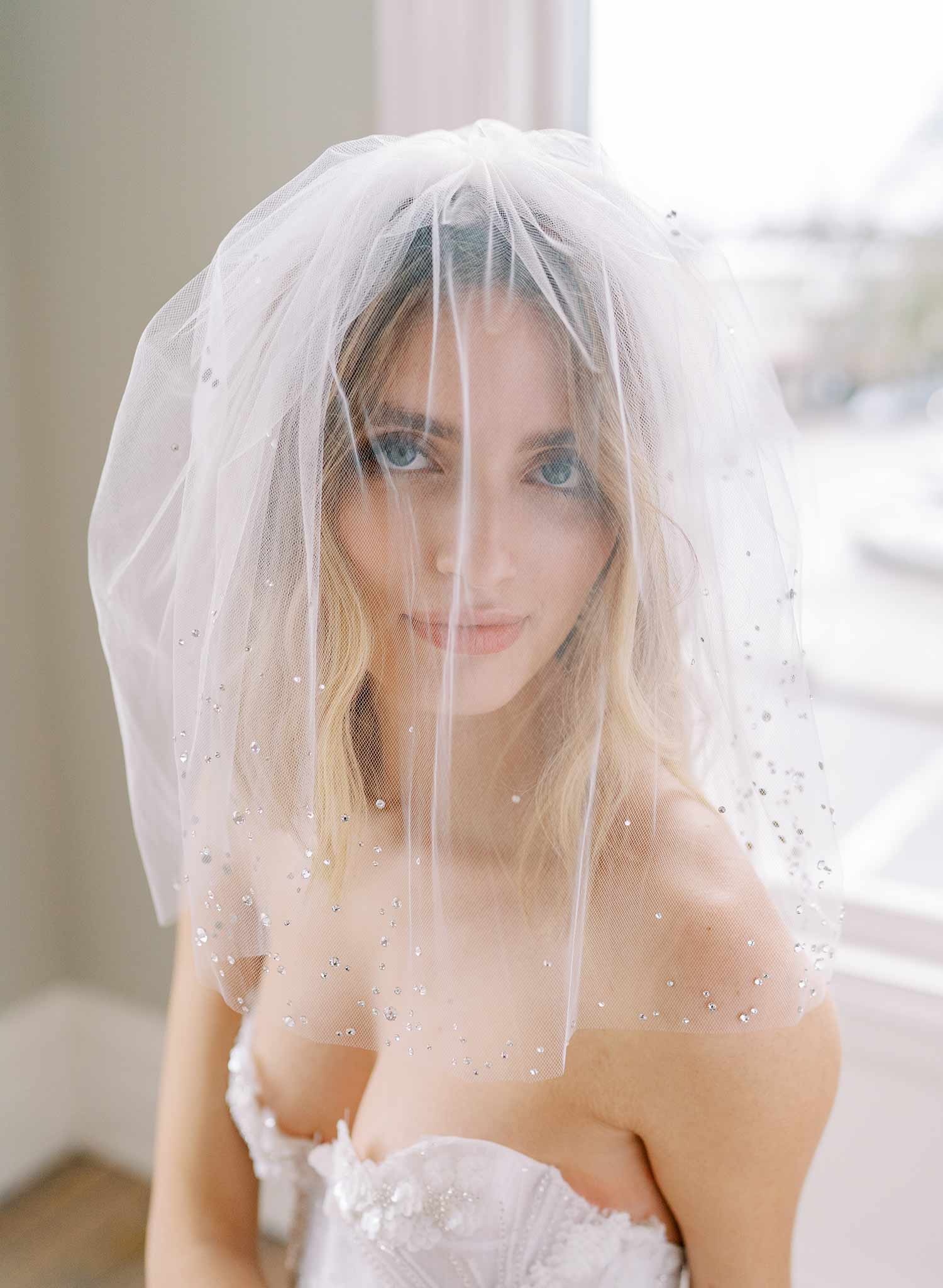 Short cut edge bridal cheapest boutique veil