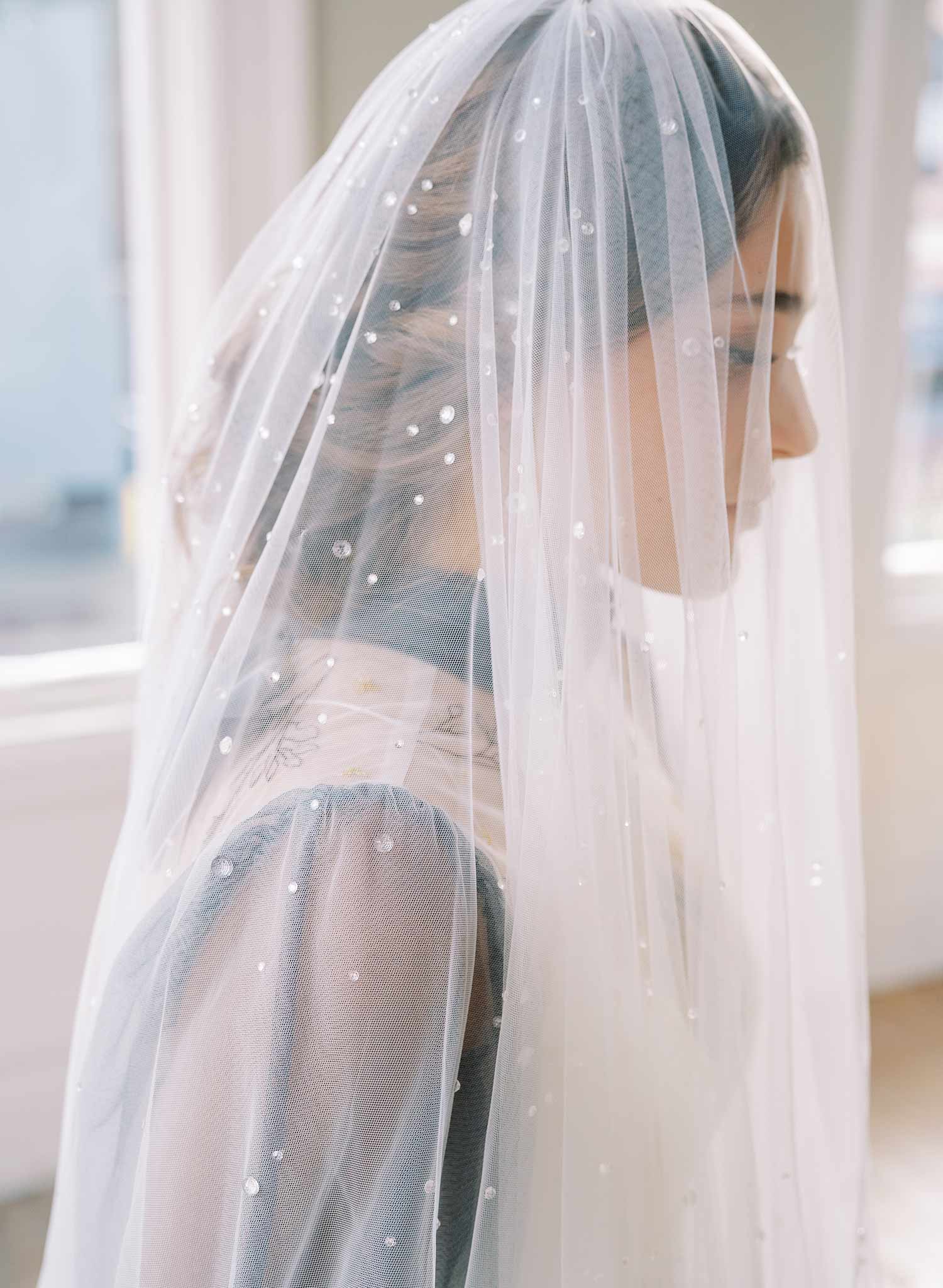 Teardrop/Crystal Bridal Veil online