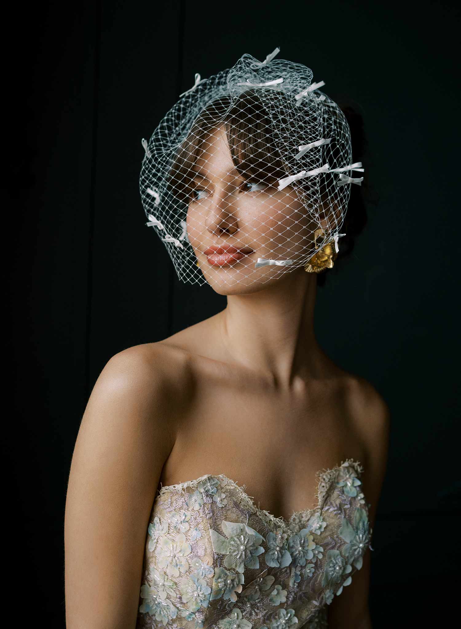 Bridal birdcage, short wedding veil with handmade silk bows by Twigs & Honey.