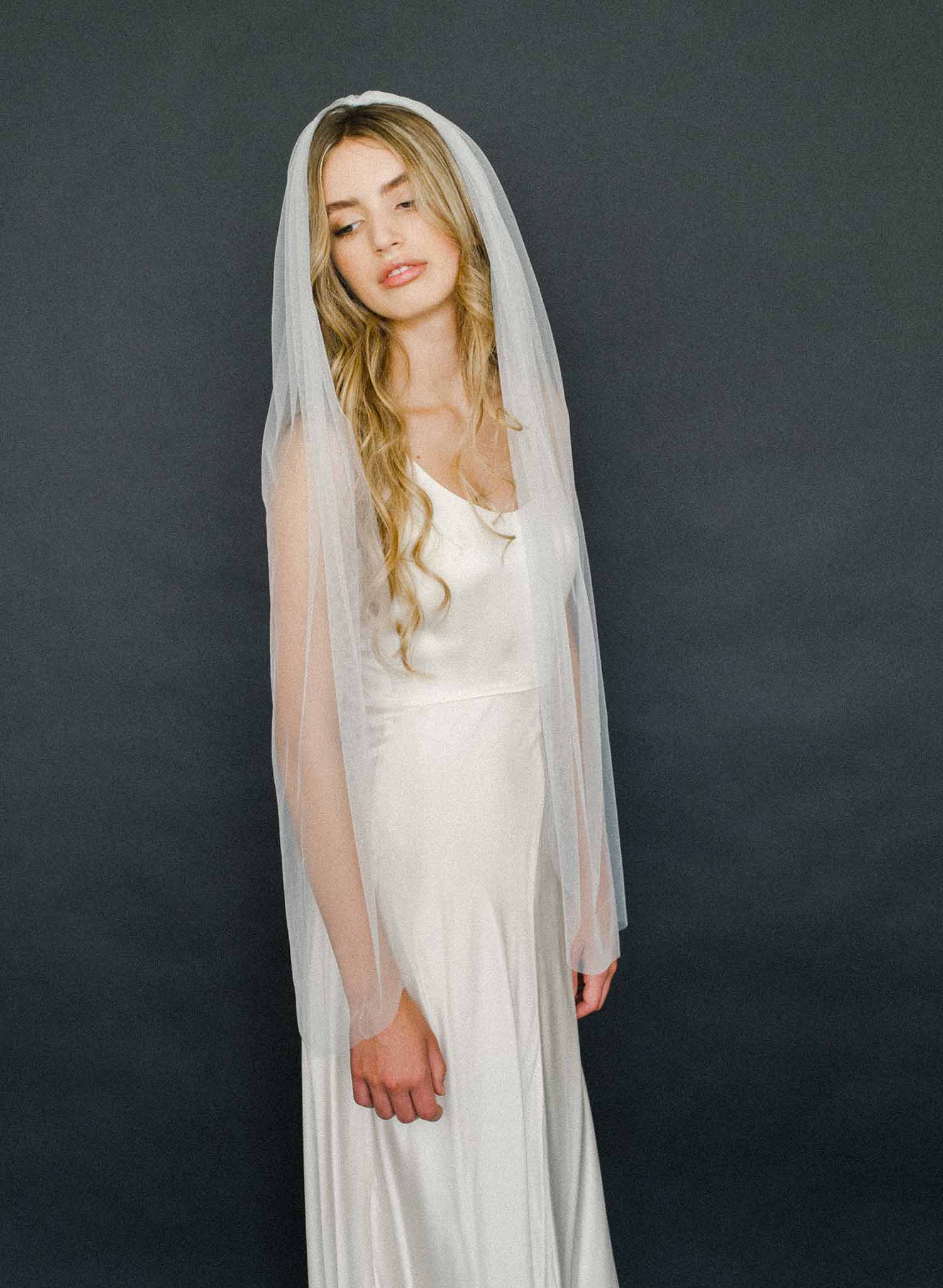 bridal gossamer tulle veil, simple, raw, fingertip, twigs & honey weddings