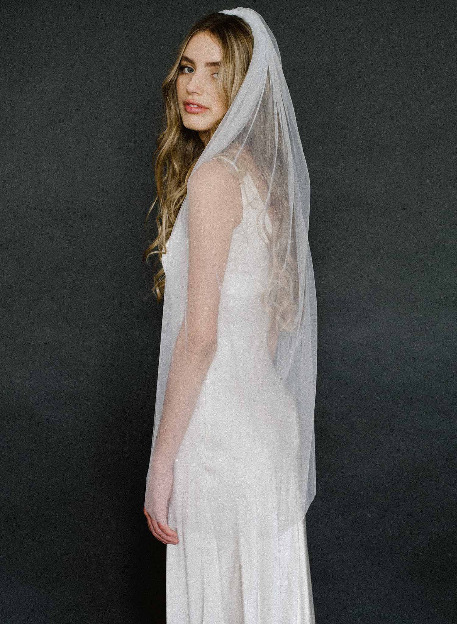 bridal gossamer tulle veil, simple, raw, fingertip, twigs & honey weddings