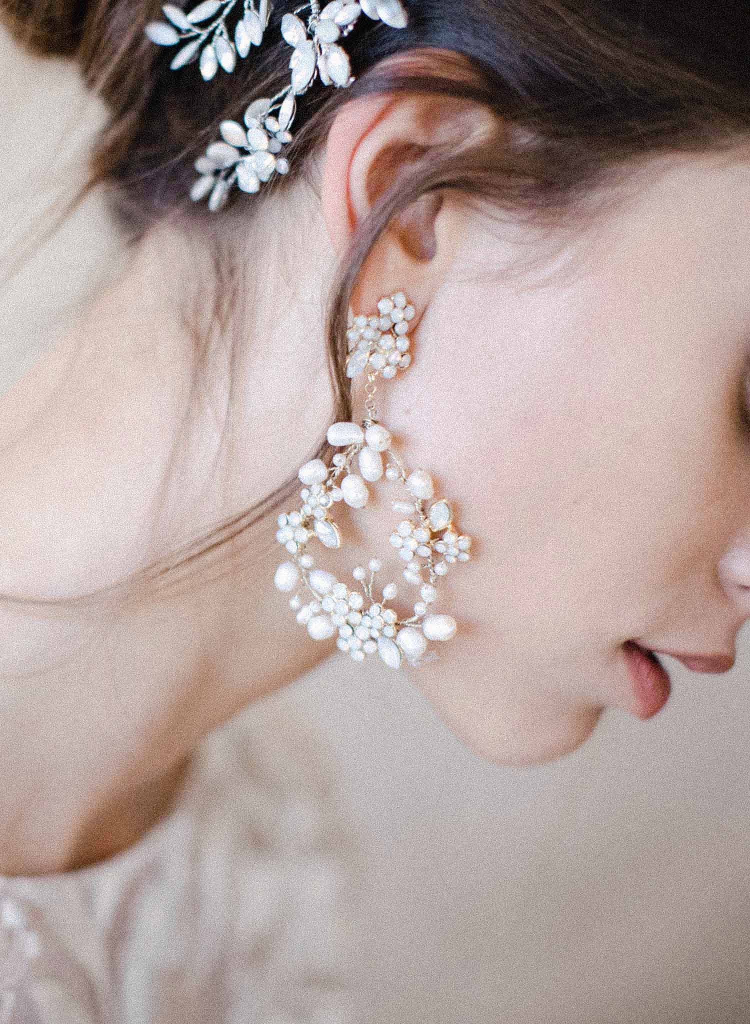 24 Pearl Wedding Earrings For Every Bridal Style