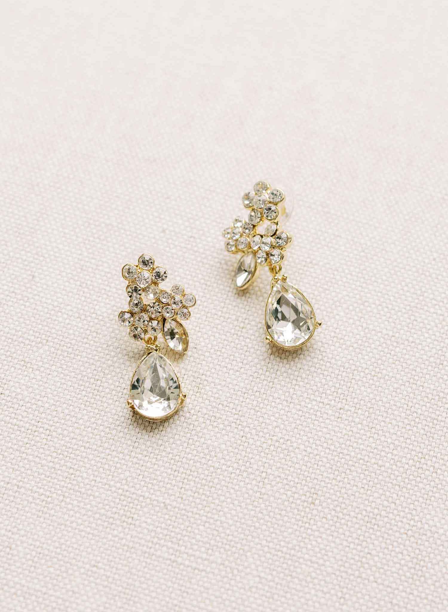 Swarovski Bridal Earrings, Chandelier Earrings, deals Bridal Earrings, Cluster Bridal Earrings, Dangling Earrings, Swarovski Pear Earrings