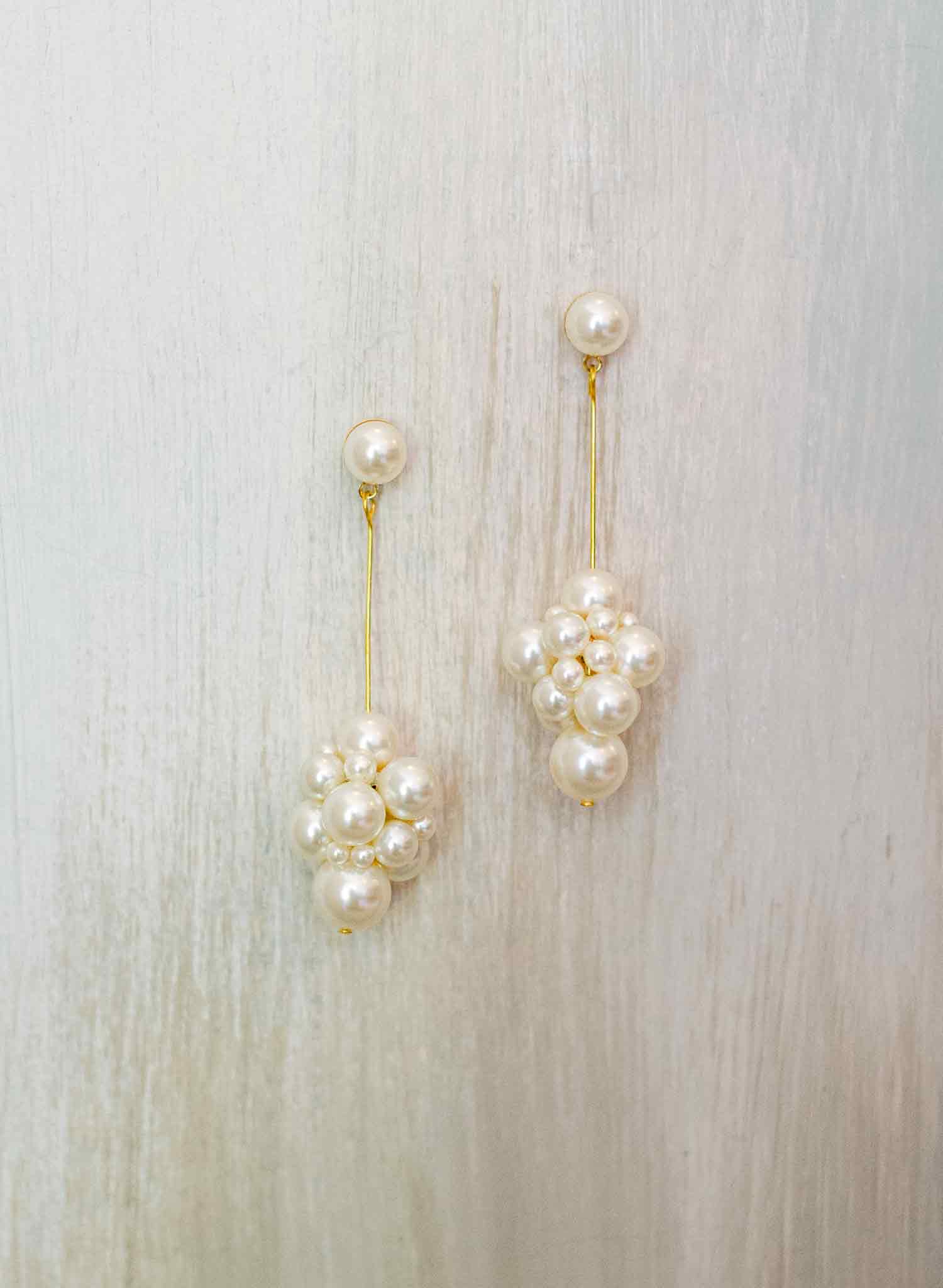 2022 New Cute Pearl Studs Hoop Earrings for Women Gold Color Eardrop  Minimalist Tiny Huggies Hoops Wedding Fashion Jewelry