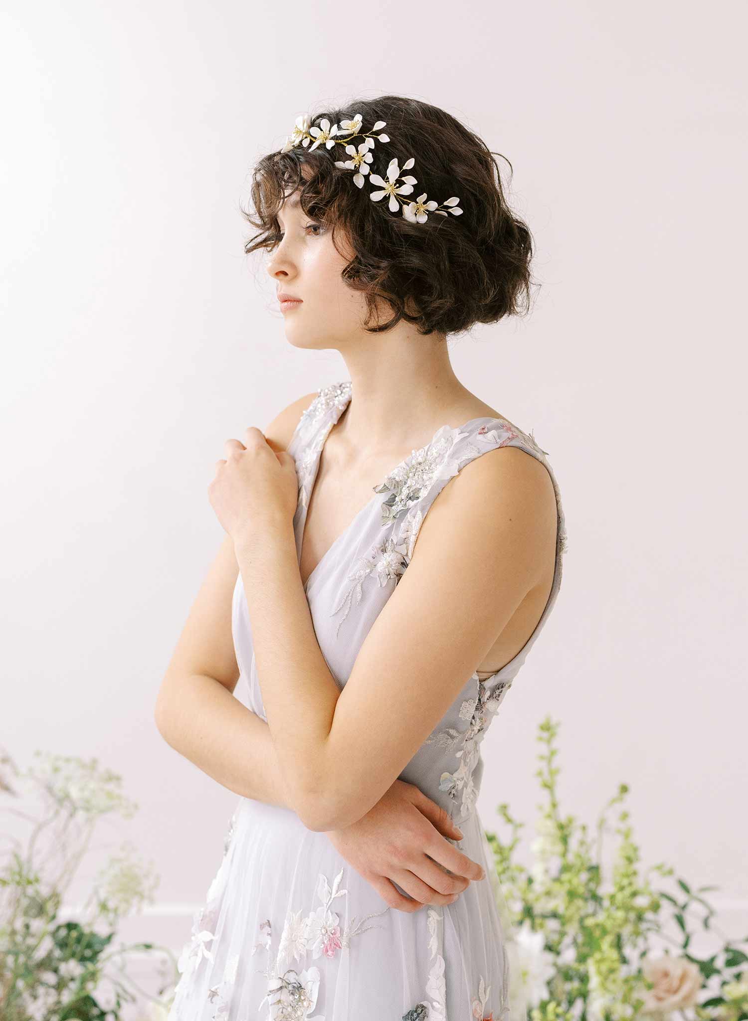Useful Tips for Choosing Bridal Hair Accessories for A Perfect Wedding Look  - Elegantweddinginvites.com Blog