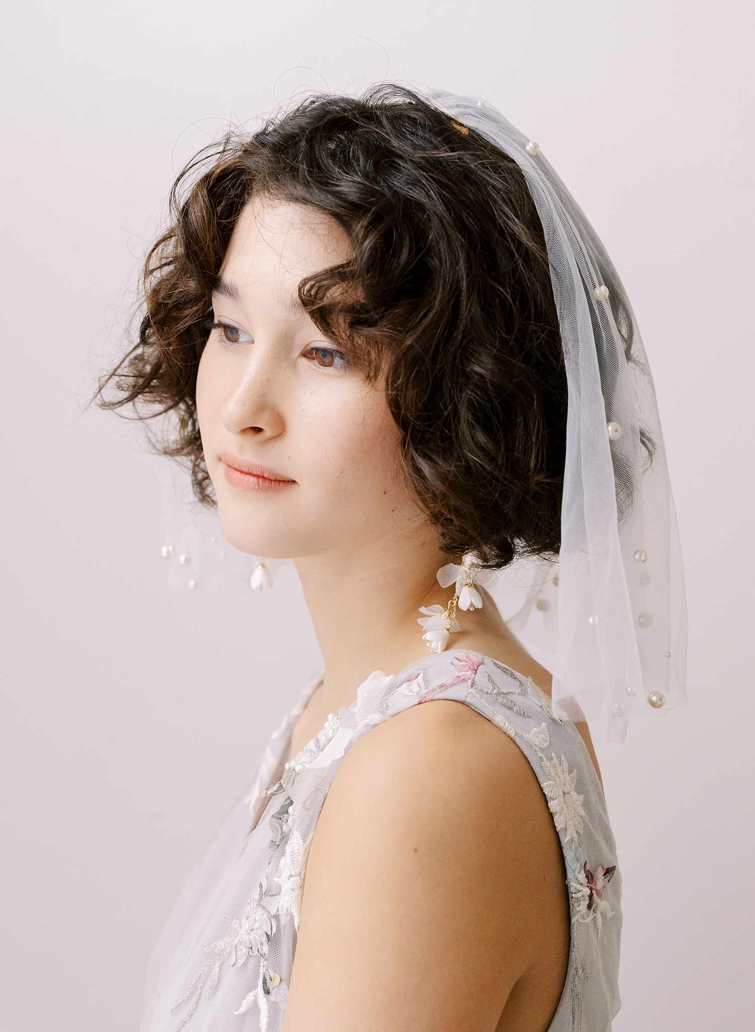 Pearl and Lace Headband Bridal Veil: Turban Headpiece – One