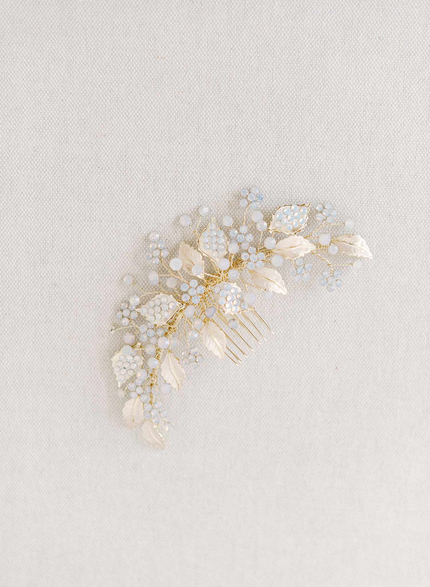 Bridal hair comb with crystals by twigs and honey