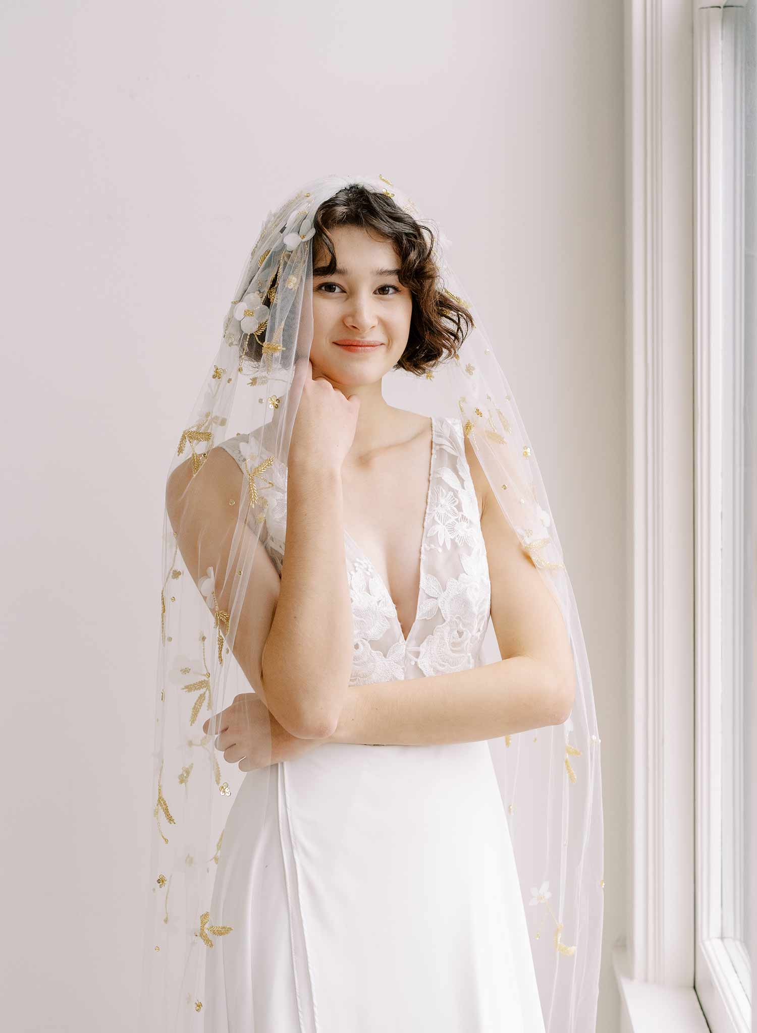 Da Vinci White Wedding Embroidery Beaded Corset Bouquet &Veil