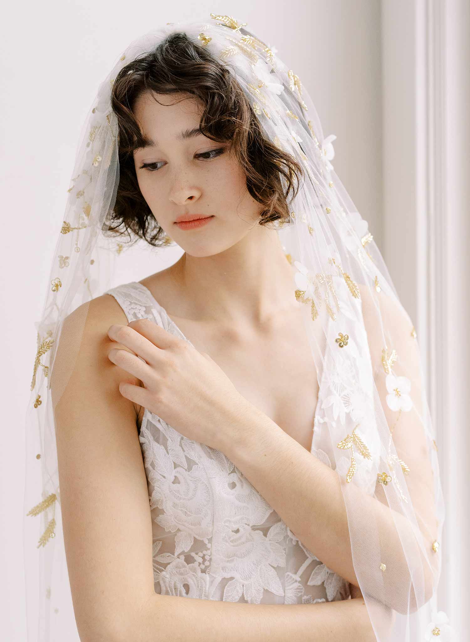 Cathedral train veil, bridal floral veil - Floral embroidered