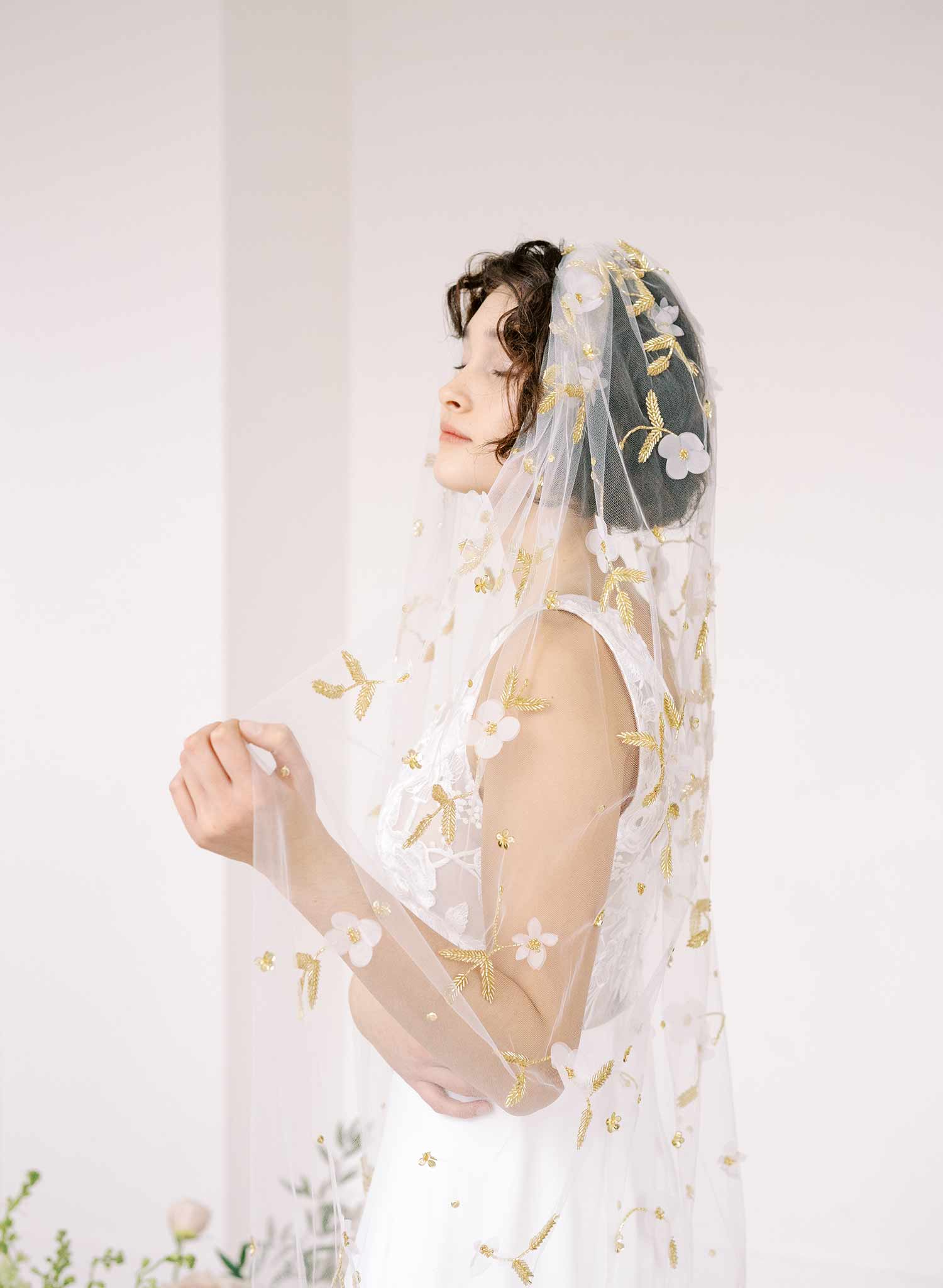 28 Tender And Beautiful Floral Wedding Veils - Weddingomania
