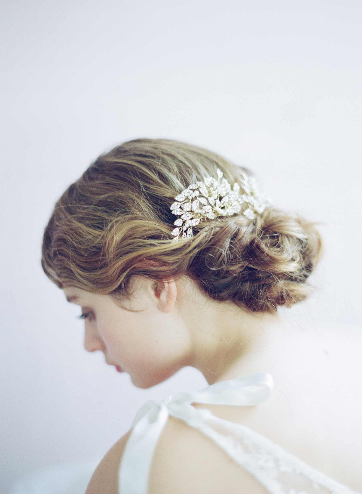 Feather & Austrian Crystal Bridal Veil Comb - Elegant Bridal Hair  Accessories