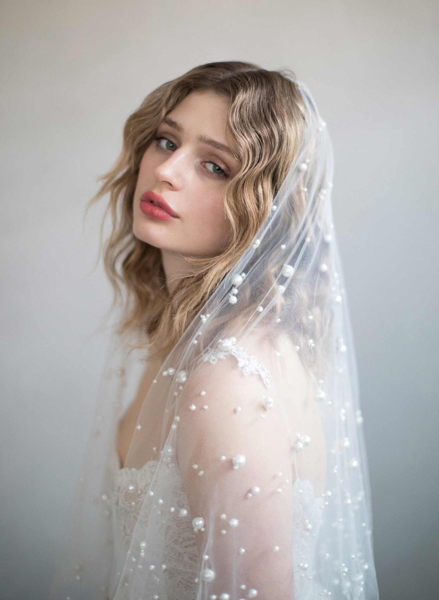 Milky way pearl veil - Style #849