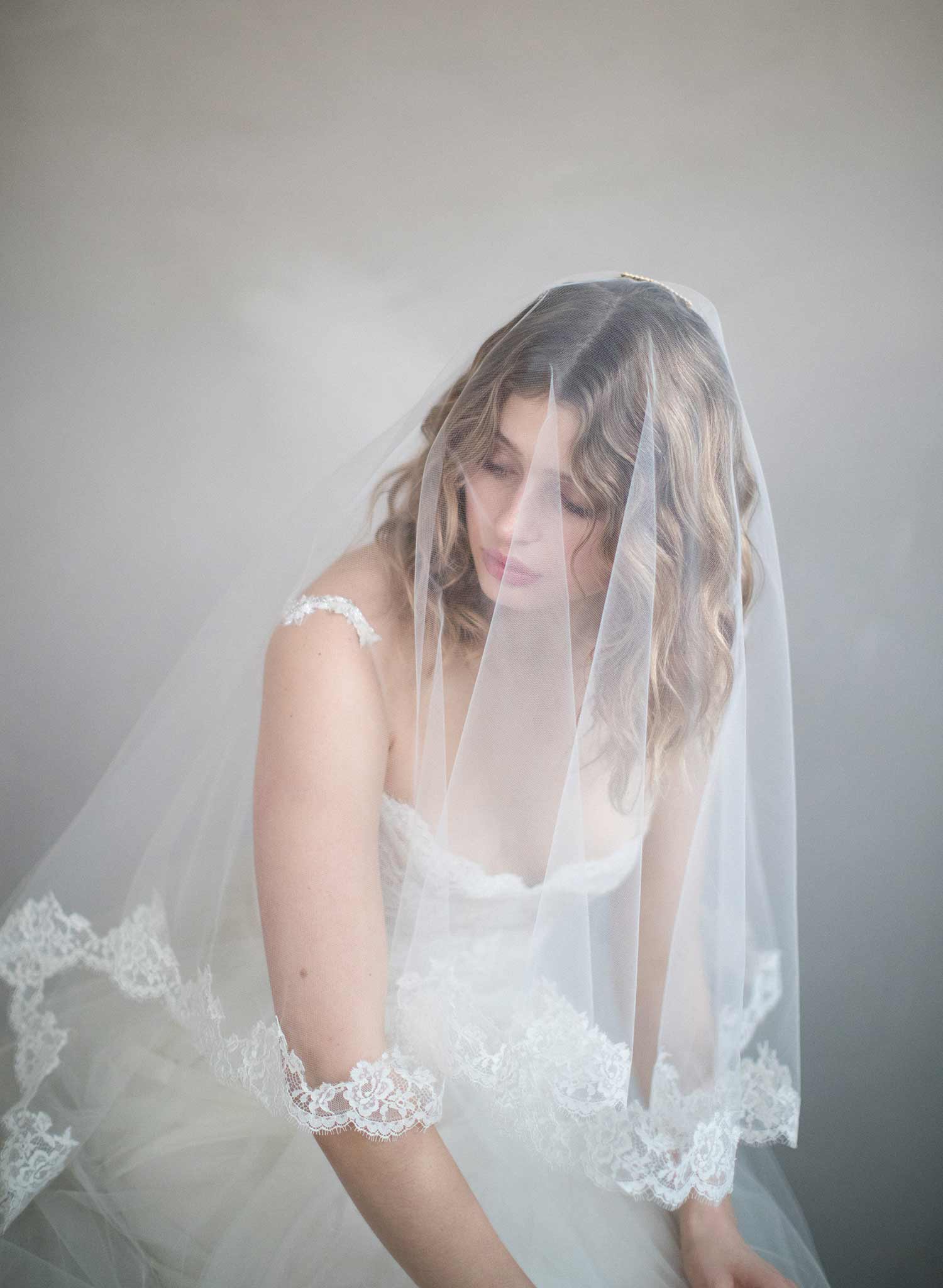 Sweetly trimmed french lace veil - Style #852