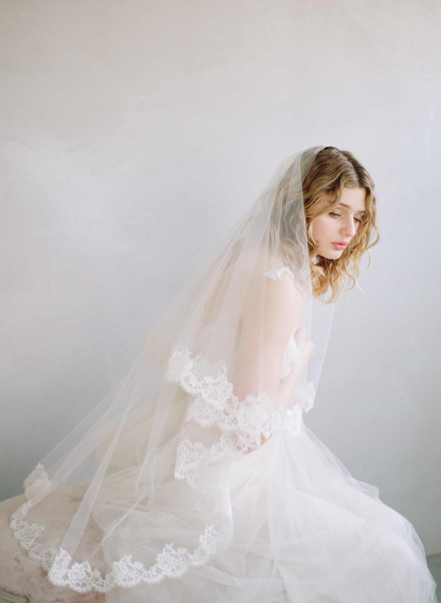 Sweetly trimmed french lace veil - Style #852