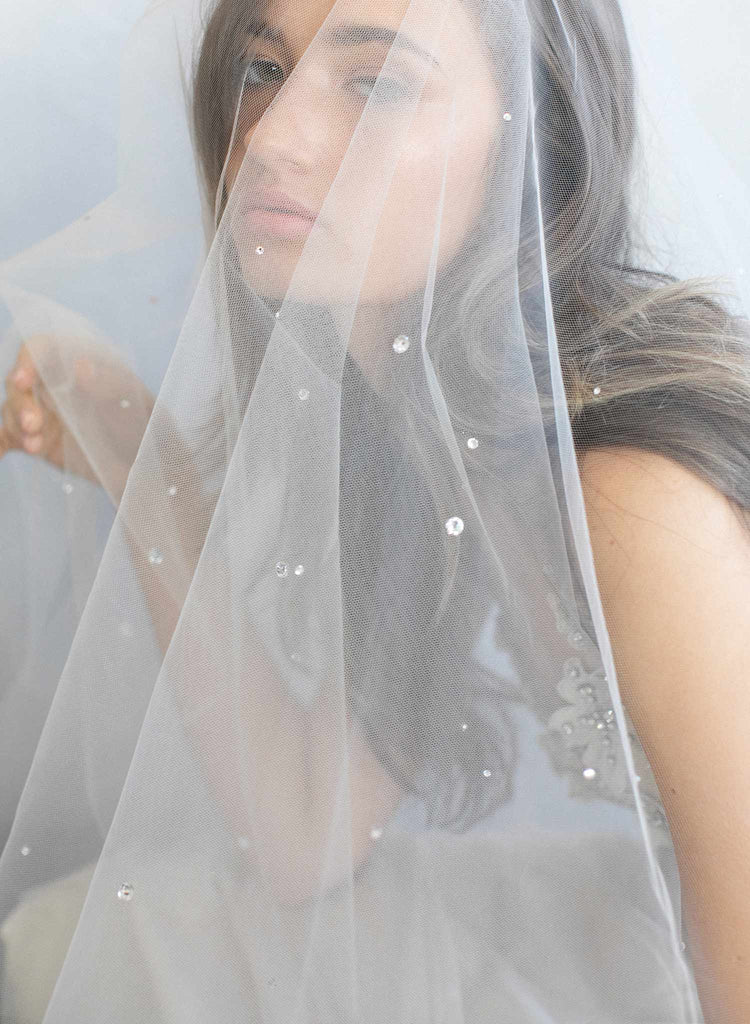 Kira Veil Crystal Rhinestone Birdcage Veil, Bridal Illusion Tulle,  Rhinestone Detail, Chic Veil, Short Bridal Veil, Wedding Veil, 3030 